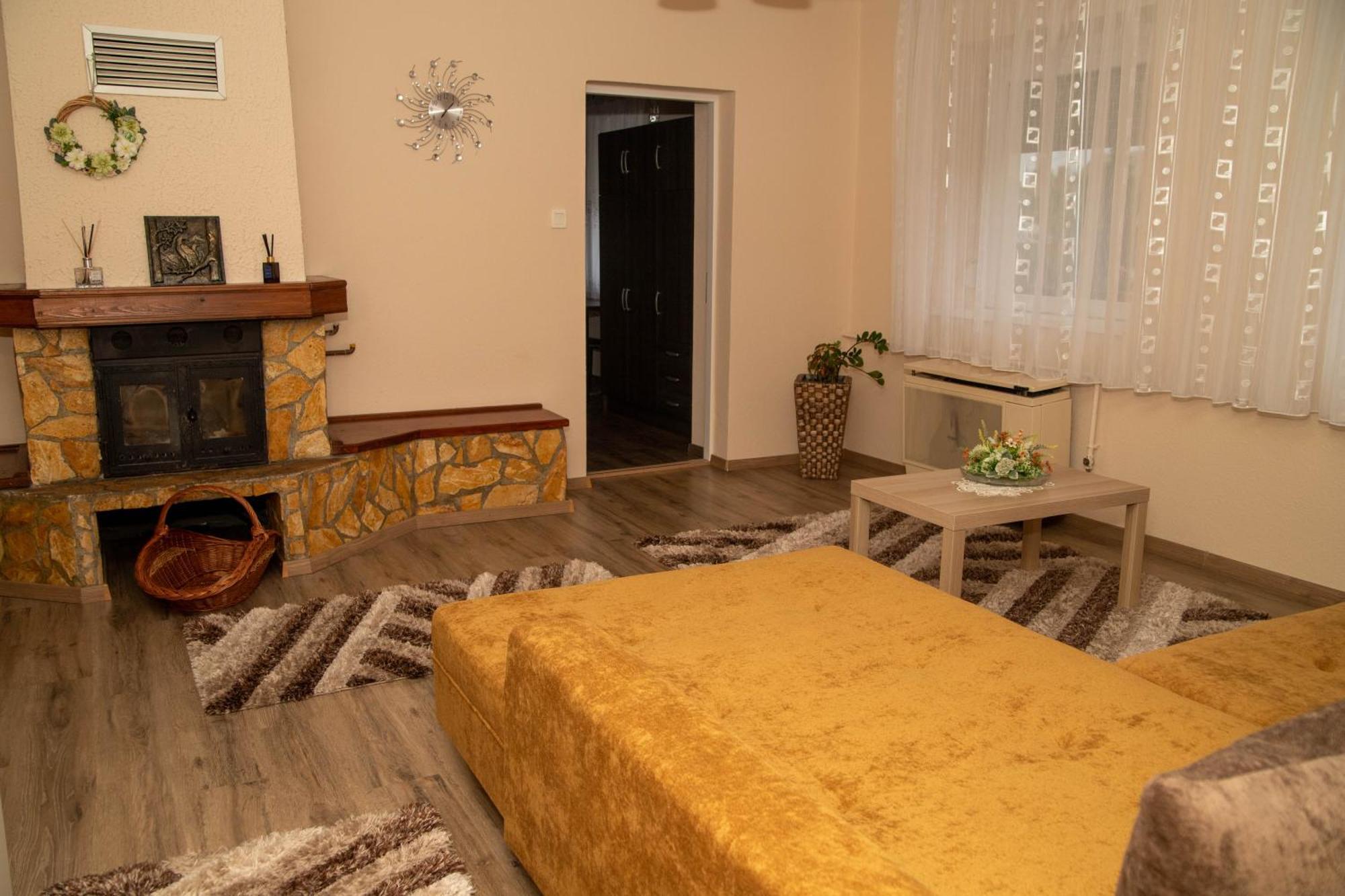 Boroka Vendeghaz Turkeve Hotel Ngoại thất bức ảnh
